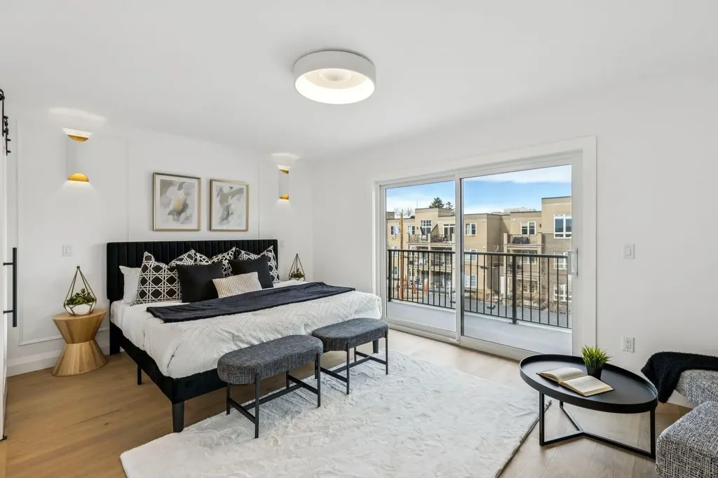 525 32 Street NW Calgary AB T2N 2V8