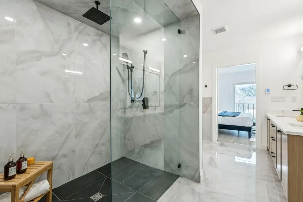 525 32 Street NW Calgary AB T2N 2V8