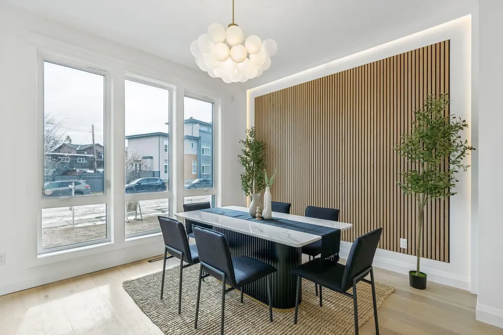 525 32 Street NW Calgary AB T2N 2V8