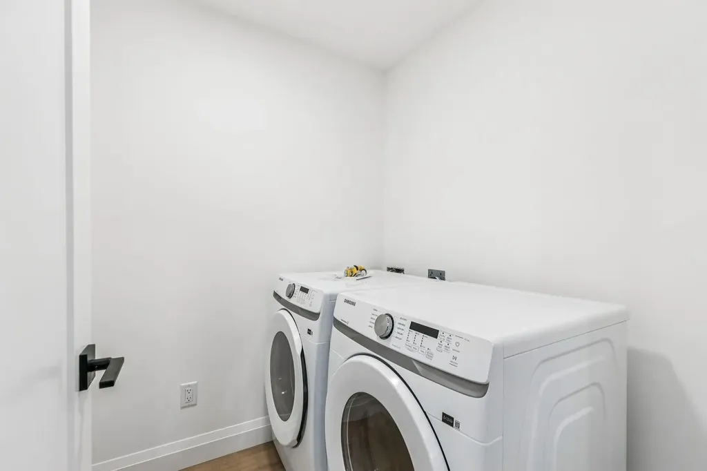 525 32 Street NW Calgary AB T2N 2V8