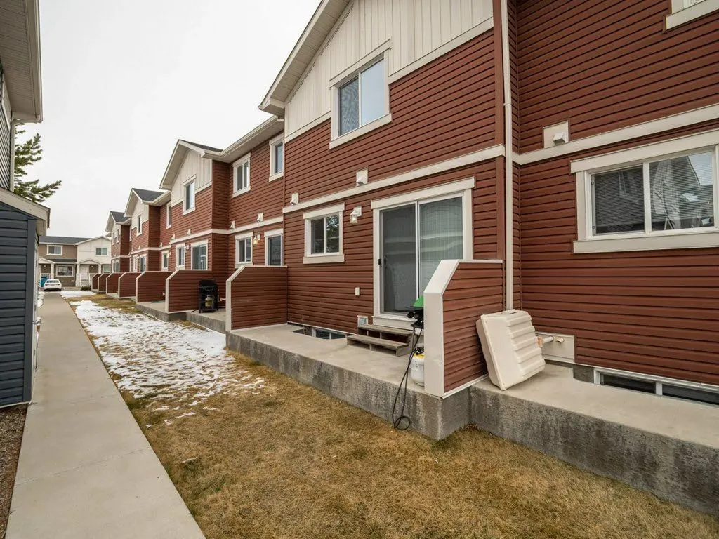 221 Silkstone Road W Lethbridge AB T1J 4J9