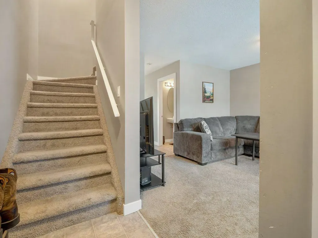 221 Silkstone Road W Lethbridge AB T1J 4J9