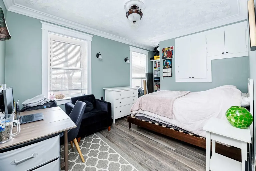 4929 50 Avenue Lacombe AB T4L 1H4
