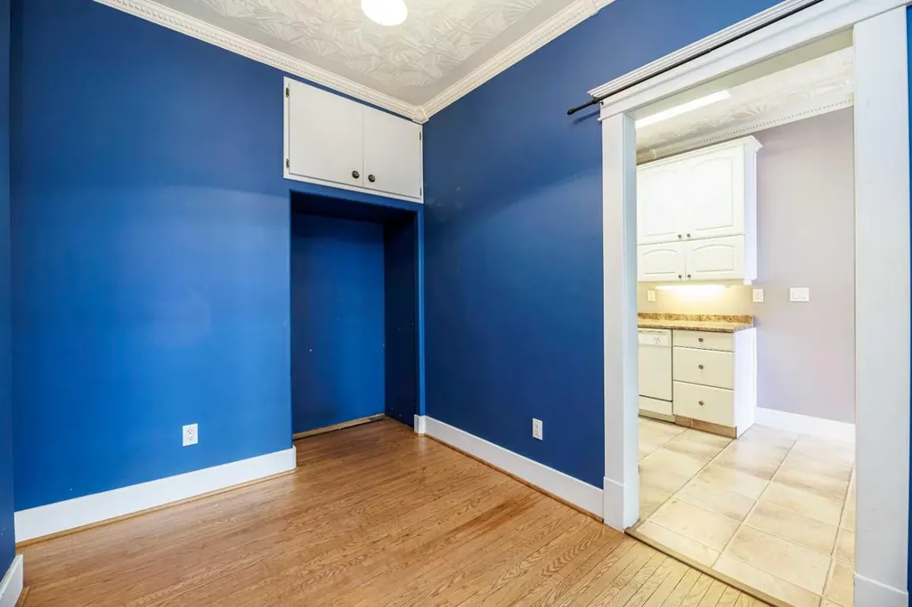 4929 50 Avenue Lacombe AB T4L 1H4