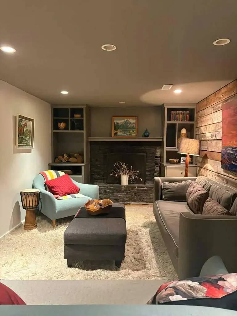 29 Windermere Road SW Calgary AB T3C 3K2