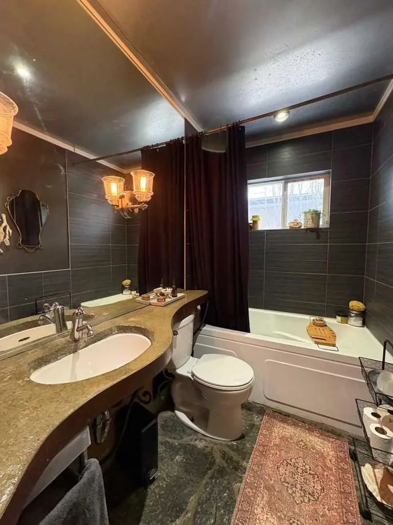 29 Windermere Road SW Calgary AB T3C 3K2