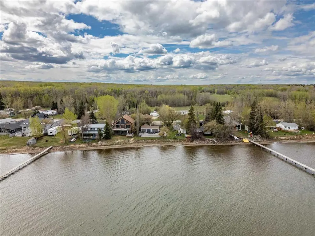 19 Lakeshore Drive Grandview AB T0C 2V0