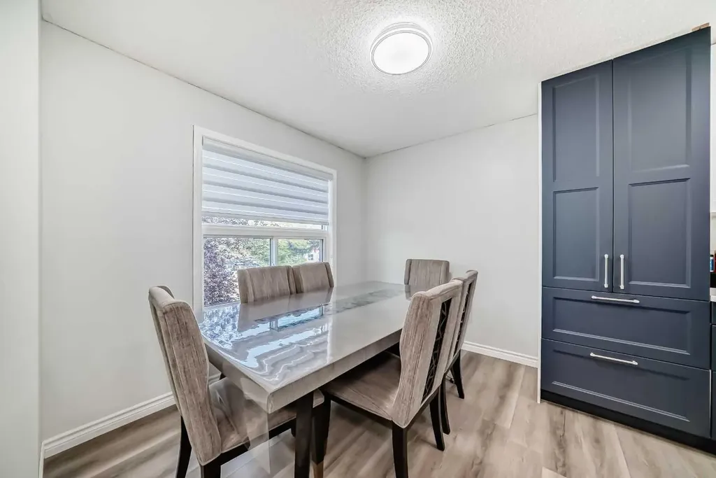 7 Westland Road Okotoks AB T1S 1Z1