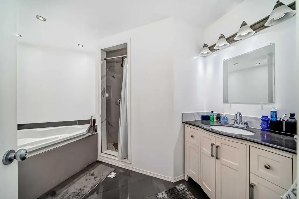 7 Westland Road Okotoks AB T1S 1Z1