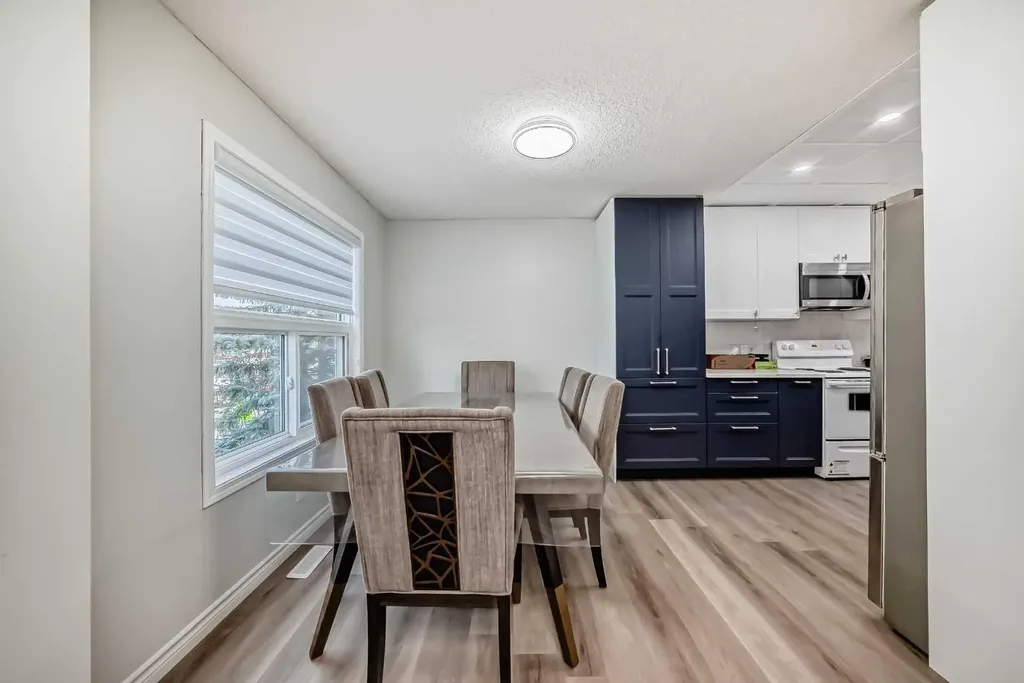 7 Westland Road Okotoks AB T1S 1Z1