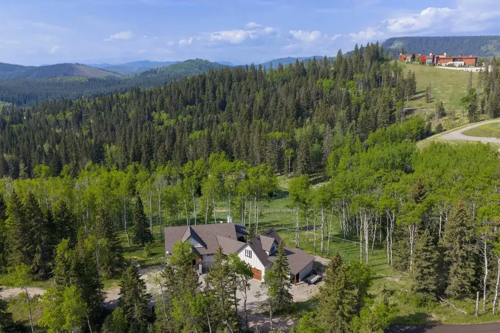 25 Chinook Ridge Rural Foothills County AB T0L1K0