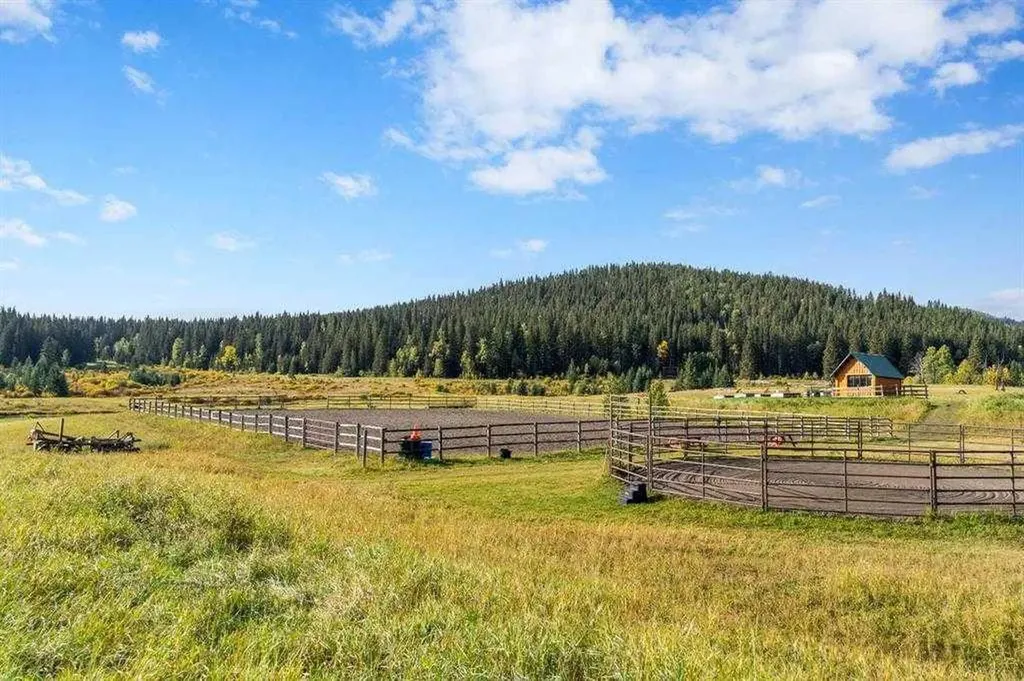 25 Chinook Ridge Rural Foothills County AB T0L1K0