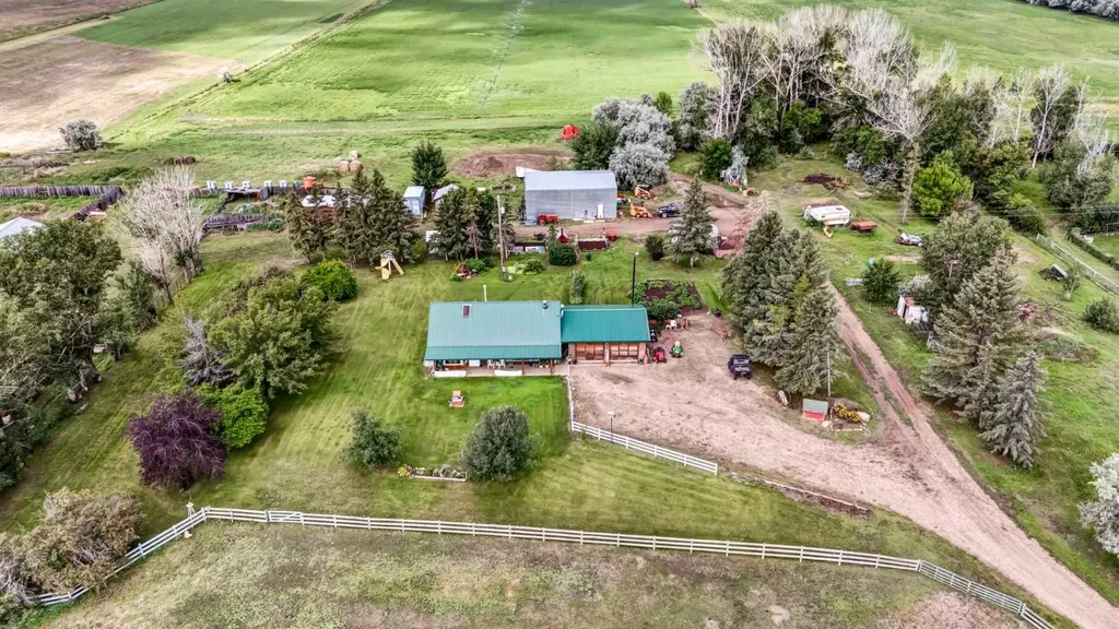 12228 Range Road 64 Rural Cypress County AB T1A7G5