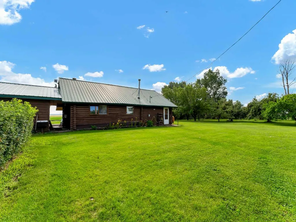 12228 Range Road 64 Rural Cypress County AB T1A7G5