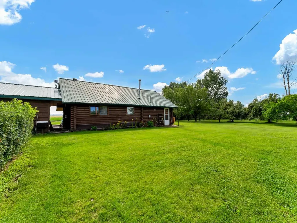 12228 Range Road 64 Rural Cypress County AB T1A7G5