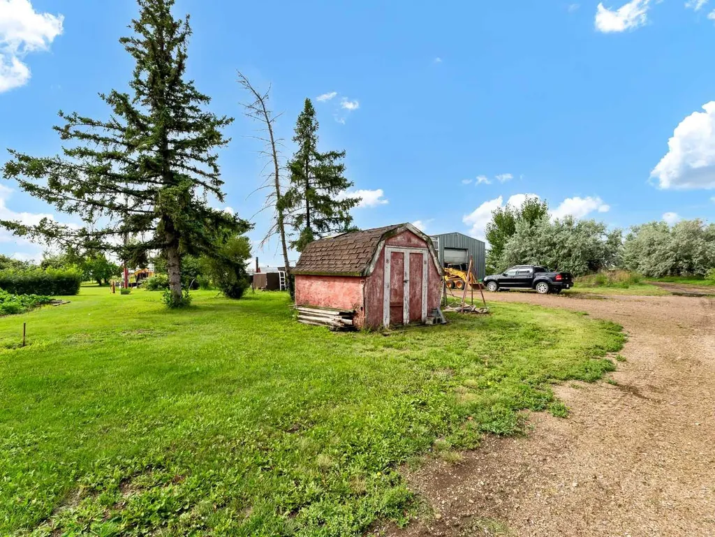 12228 Range Road 64 Rural Cypress County AB T1A7G5