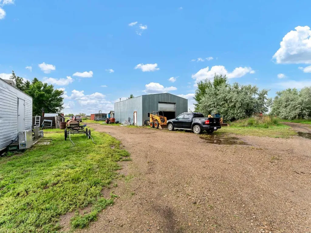 12228 Range Road 64 Rural Cypress County AB T1A7G5
