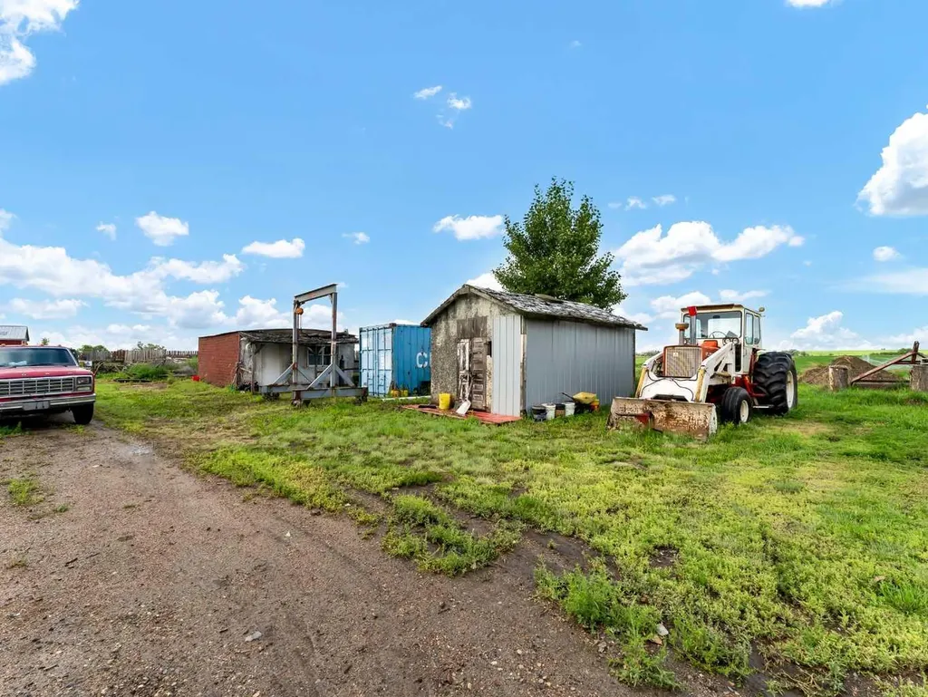 12228 Range Road 64 Rural Cypress County AB T1A7G5