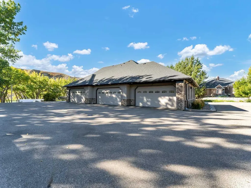 29 Sunvalley Court SW Rural Cypress County AB T0J 2P0