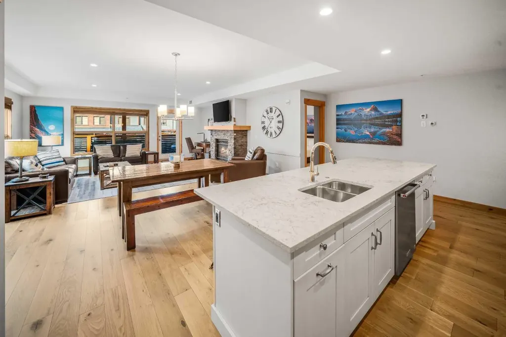 905 Spring Creek Drive Canmore AB T1W 0L9