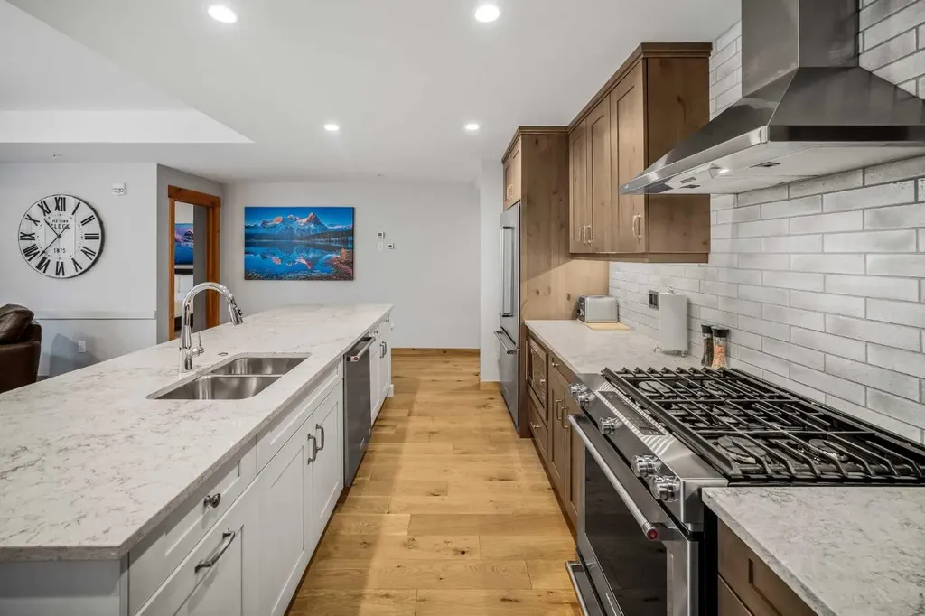 905 Spring Creek Drive Canmore AB T1W 0L9