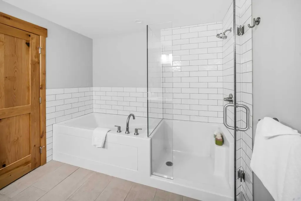 905 Spring Creek Drive Canmore AB T1W 0L9