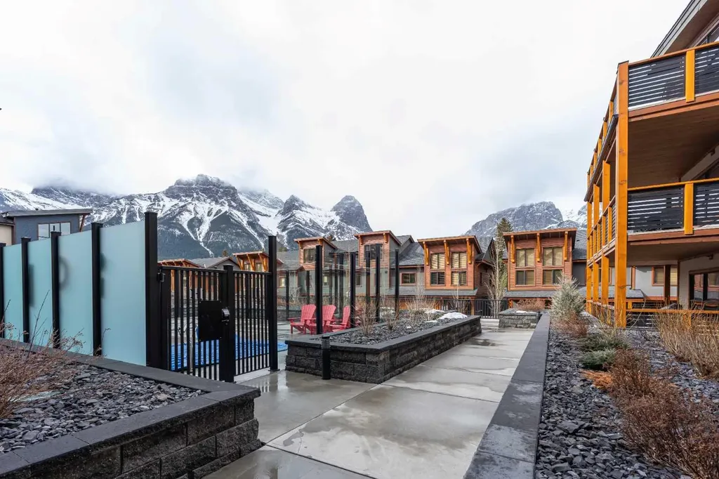 905 Spring Creek Drive Canmore AB T1W 0L9