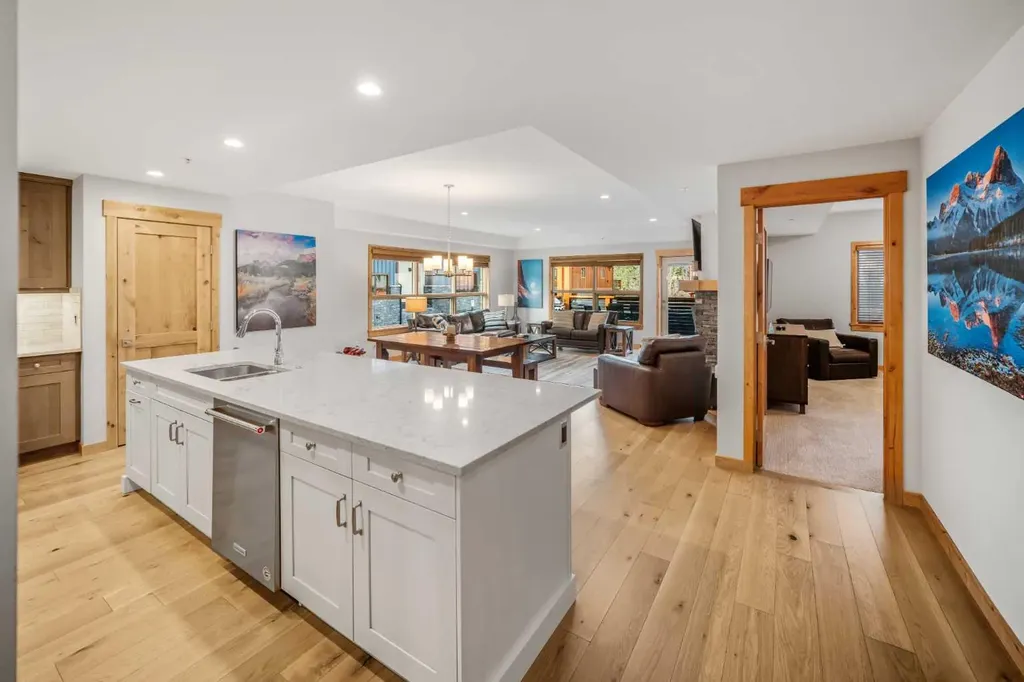 905 Spring Creek Drive Canmore AB T1W 0L9