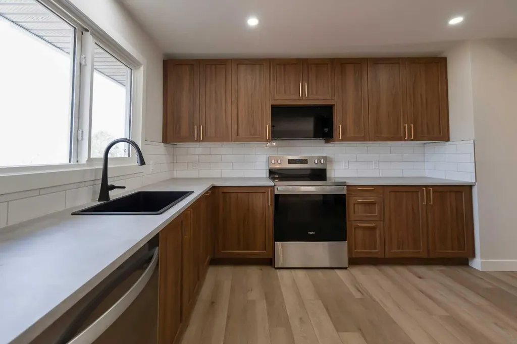 86 Carleton Place W Lethbridge AB T1K 3X6