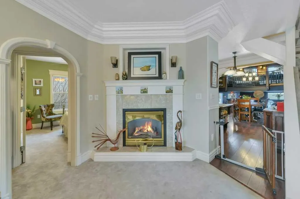 5406 50 Avenue Lacombe AB T4L 1N5