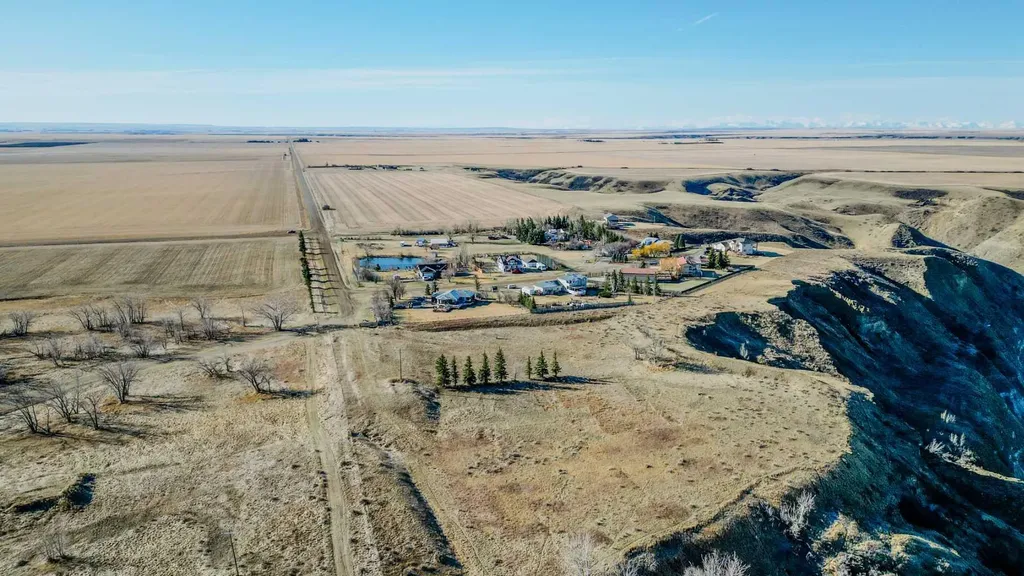 5 Acres Rural Lethbridge County AB T1K 8G5
