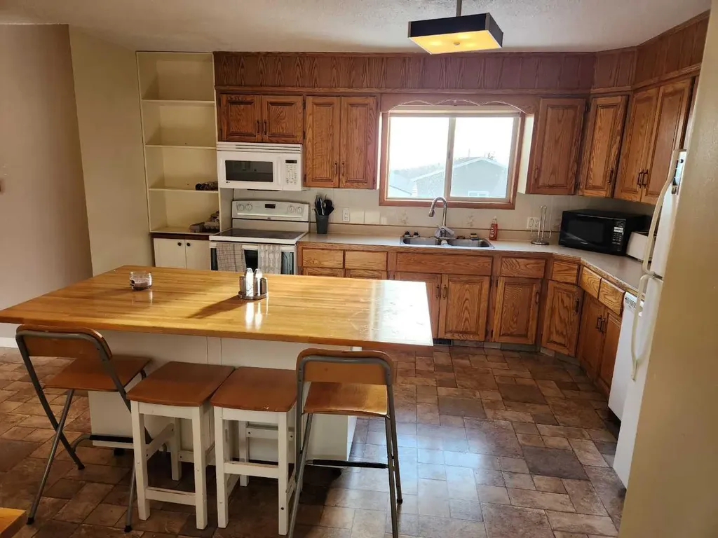 31 Hollinger Drive Swan Hills AB T0G 2C0