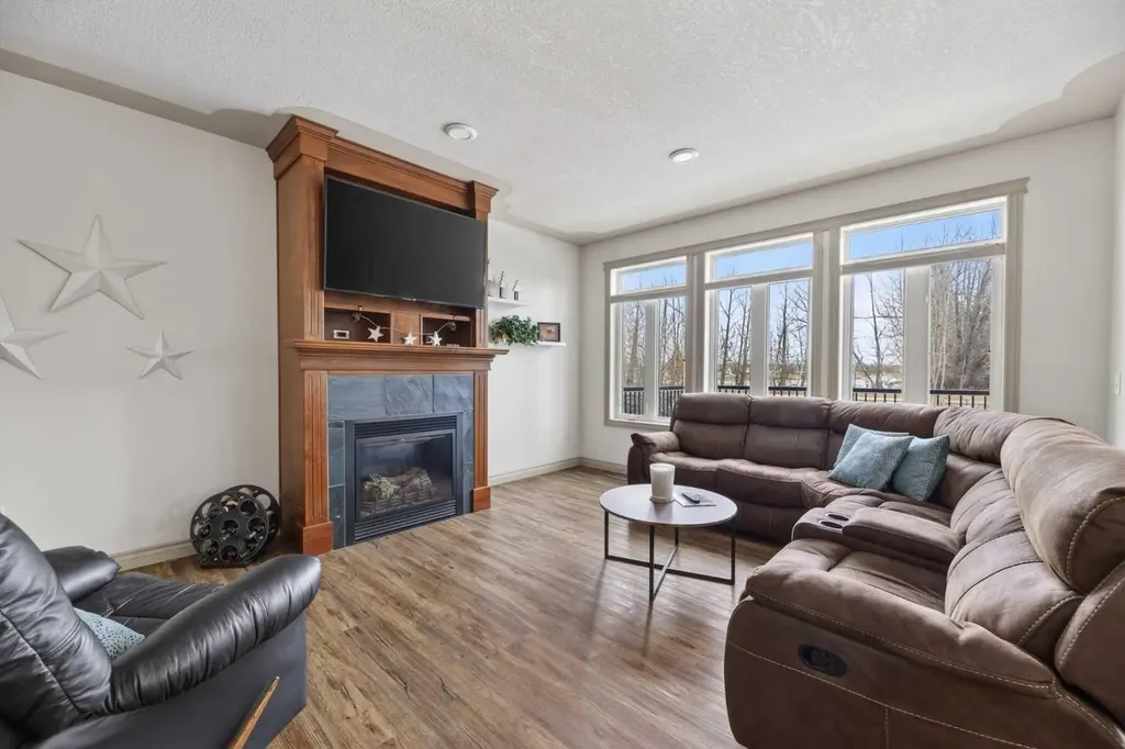 5910 Park Meadows Crescent Olds AB T4H 1Y2