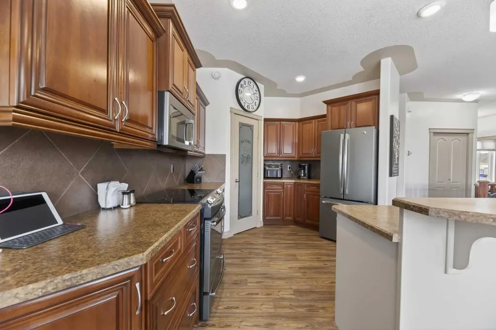 5910 Park Meadows Crescent Olds AB T4H 1Y2