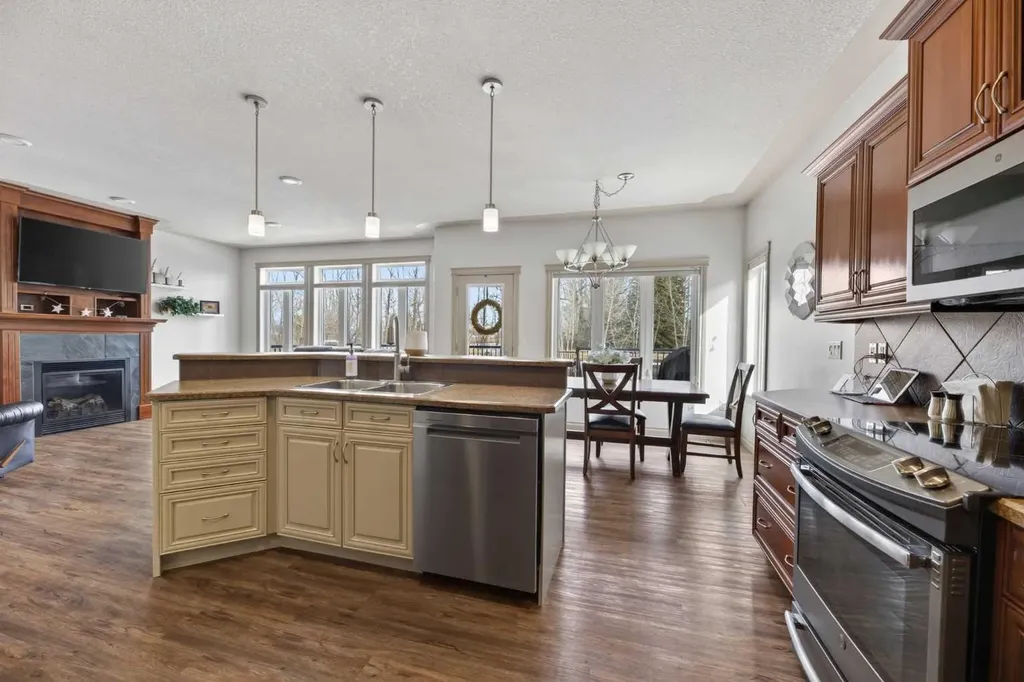 5910 Park Meadows Crescent Olds AB T4H 1Y2