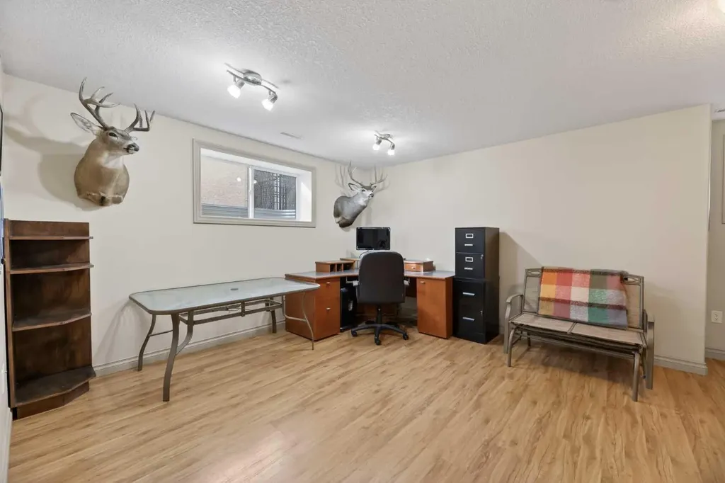 5910 Park Meadows Crescent Olds AB T4H 1Y2