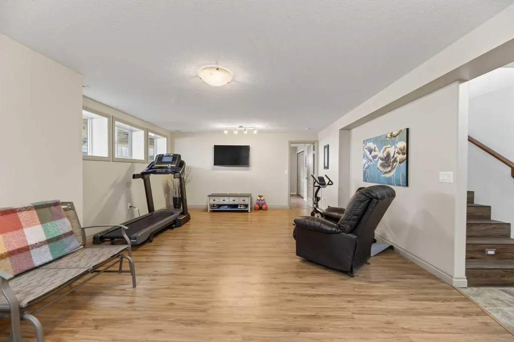 5910 Park Meadows Crescent Olds AB T4H 1Y2