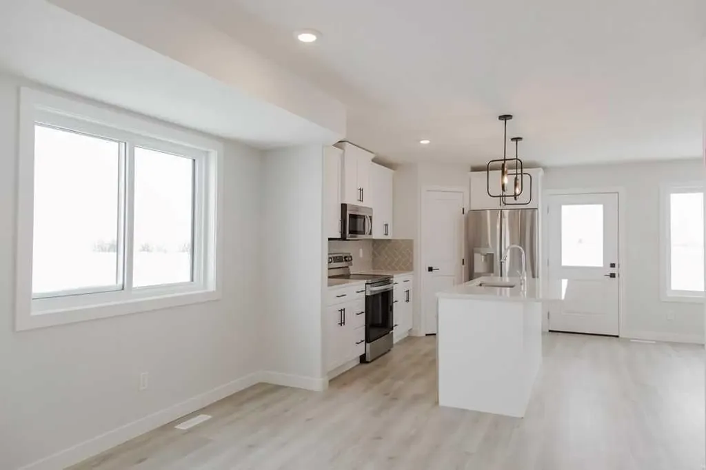 11413 95 Street Clairmont AB T8X 0W9