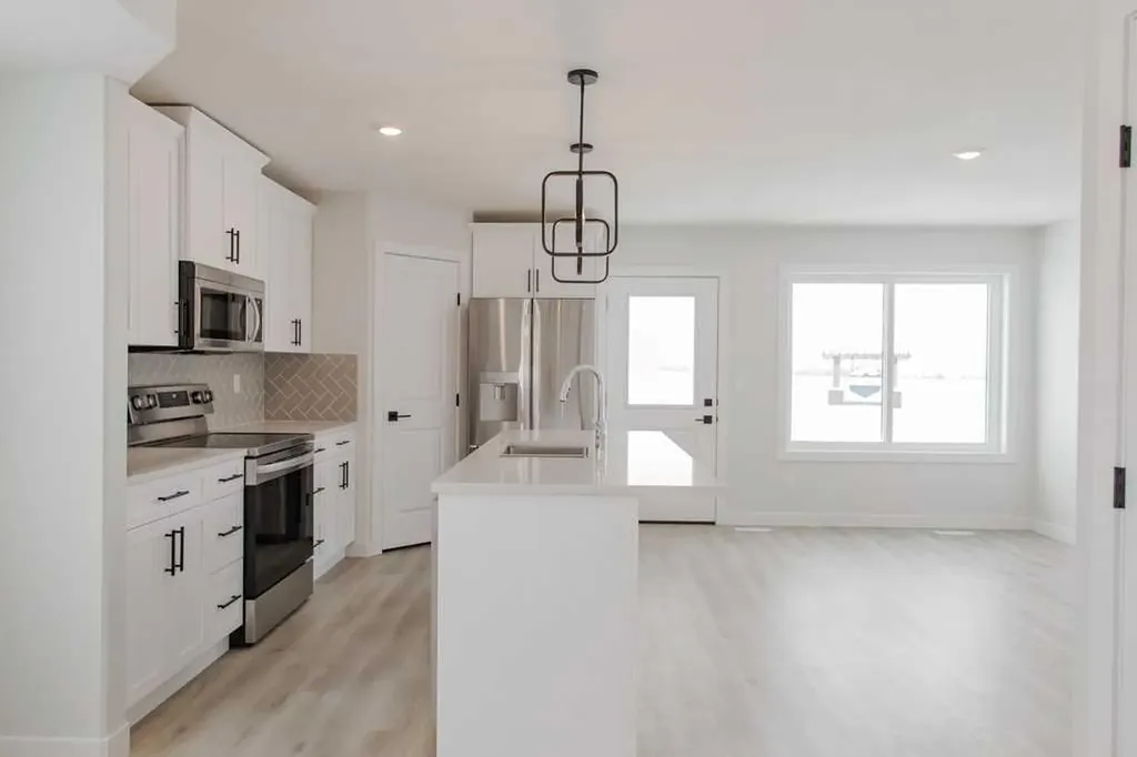 11413 95 Street Clairmont AB T8X 0W9