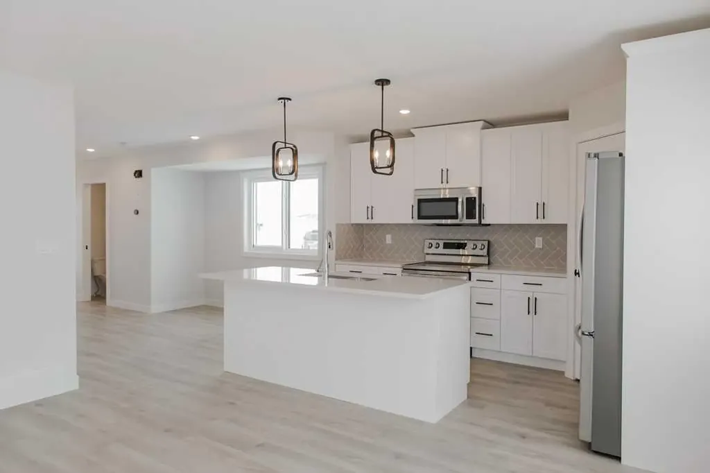 11413 95 Street Clairmont AB T8X 0W9