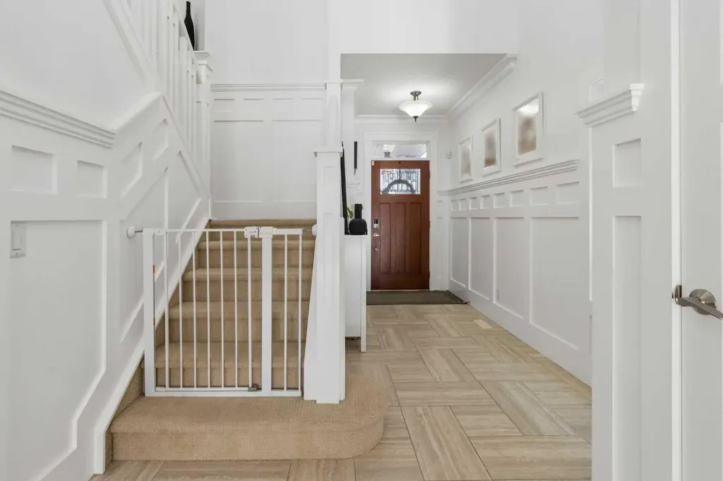 161 Mahogany Square SE Calgary AB T3M 0T1