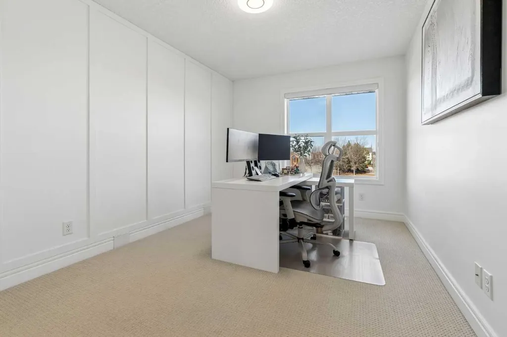 161 Mahogany Square SE Calgary AB T3M 0T1