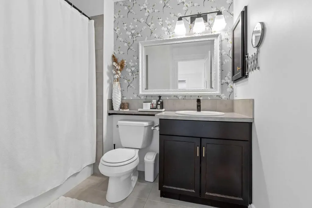 161 Mahogany Square SE Calgary AB T3M 0T1