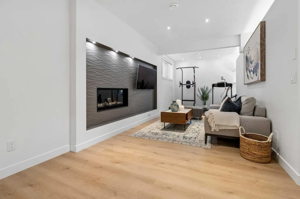 161 Mahogany Square SE Calgary AB T3M 0T1
