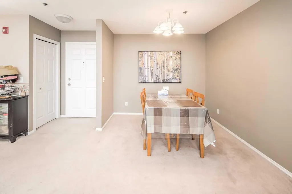 7 Harvest Gold Manor NE Calgary AB T3K 4Y3
