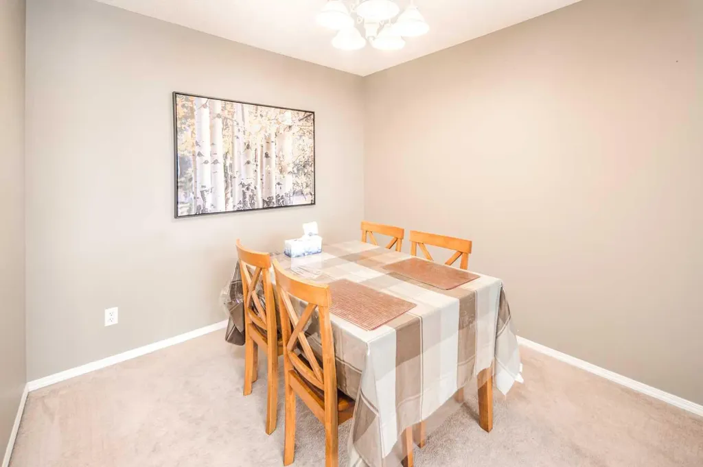 7 Harvest Gold Manor NE Calgary AB T3K 4Y3