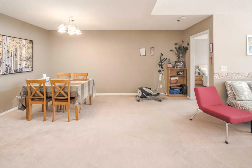 7 Harvest Gold Manor NE Calgary AB T3K 4Y3