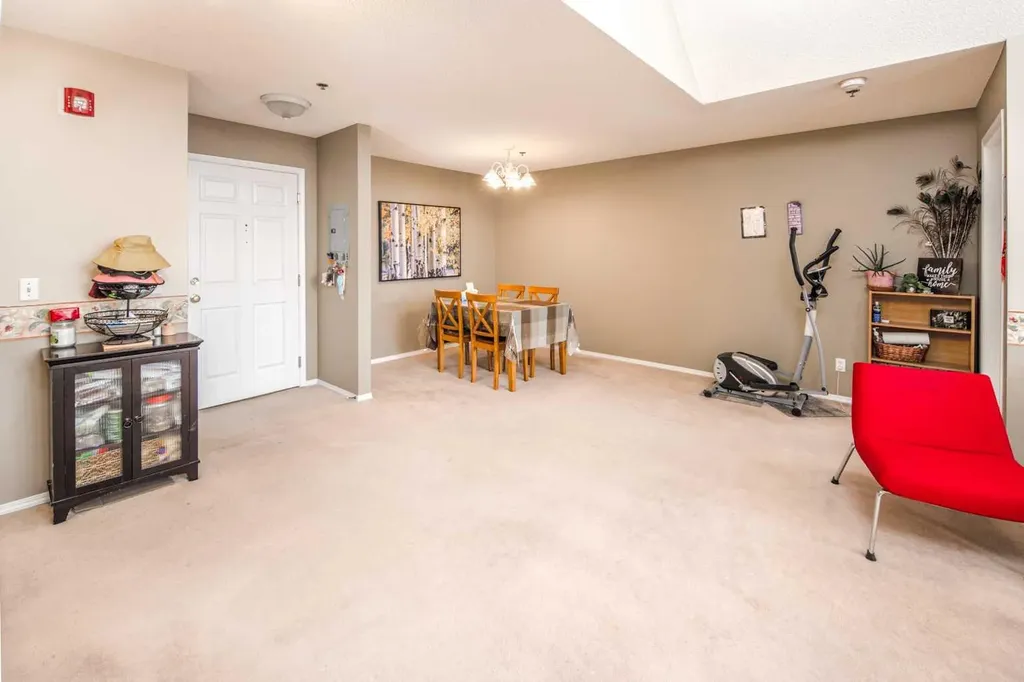 7 Harvest Gold Manor NE Calgary AB T3K 4Y3
