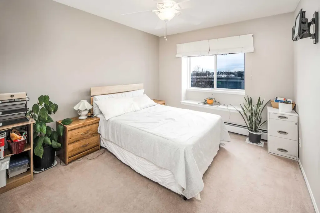 7 Harvest Gold Manor NE Calgary AB T3K 4Y3