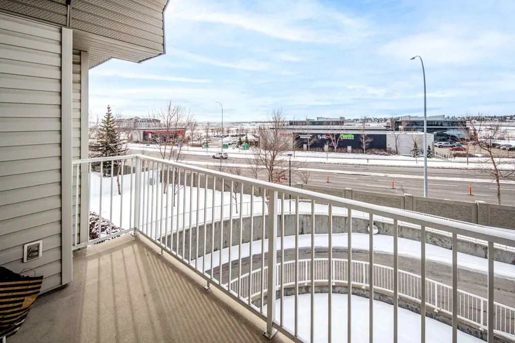 7 Harvest Gold Manor NE Calgary AB T3K 4Y3